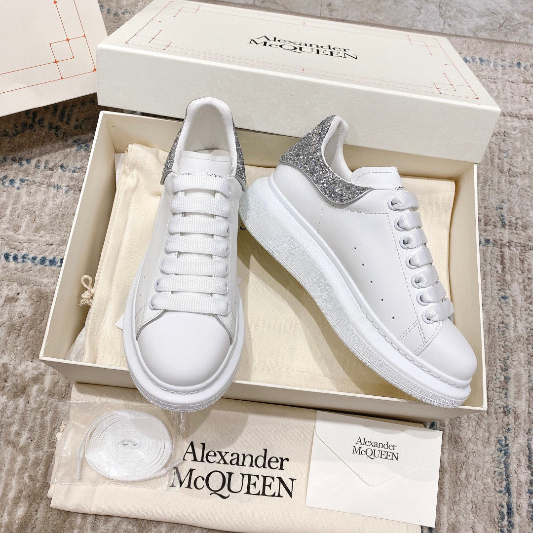 Sneakers & Shoes