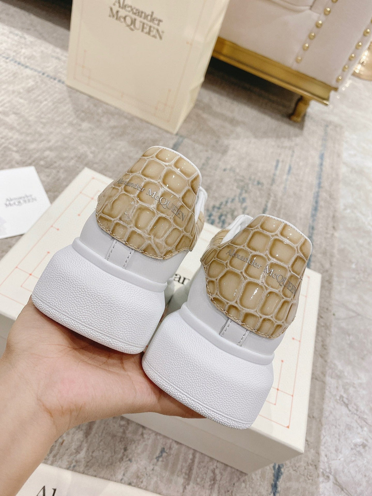 Sneakers & Shoes