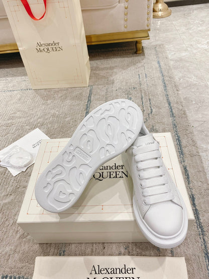 Sneakers & Shoes