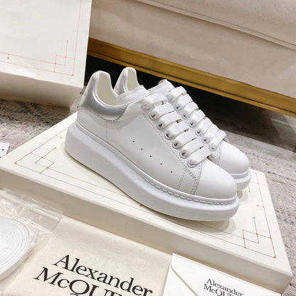 Sneakers & Shoes