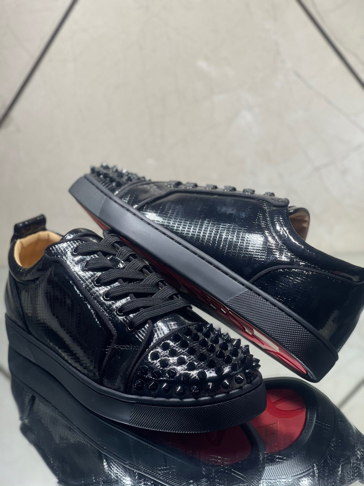 Sneakers & Shoes