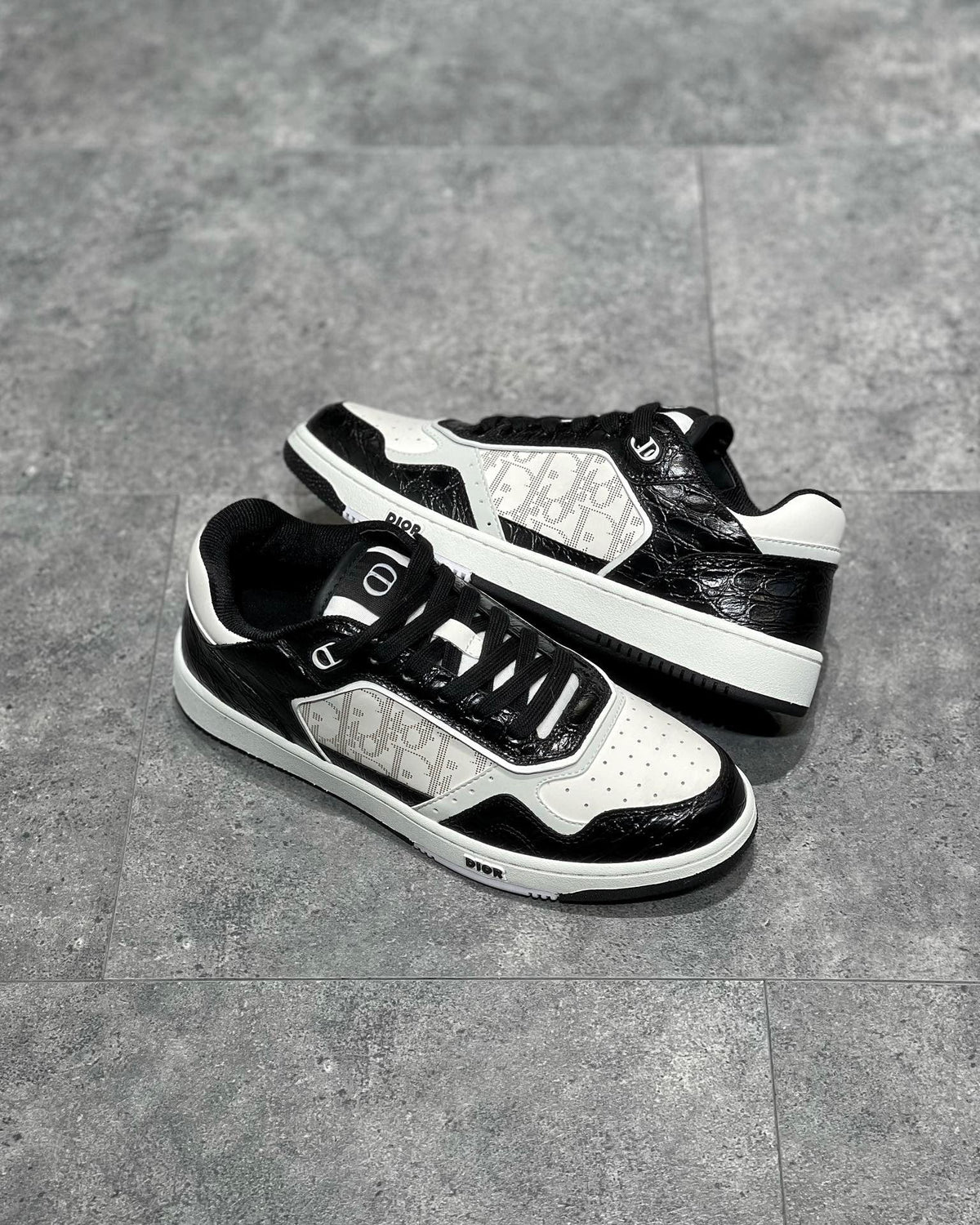 DIO Sneakers
