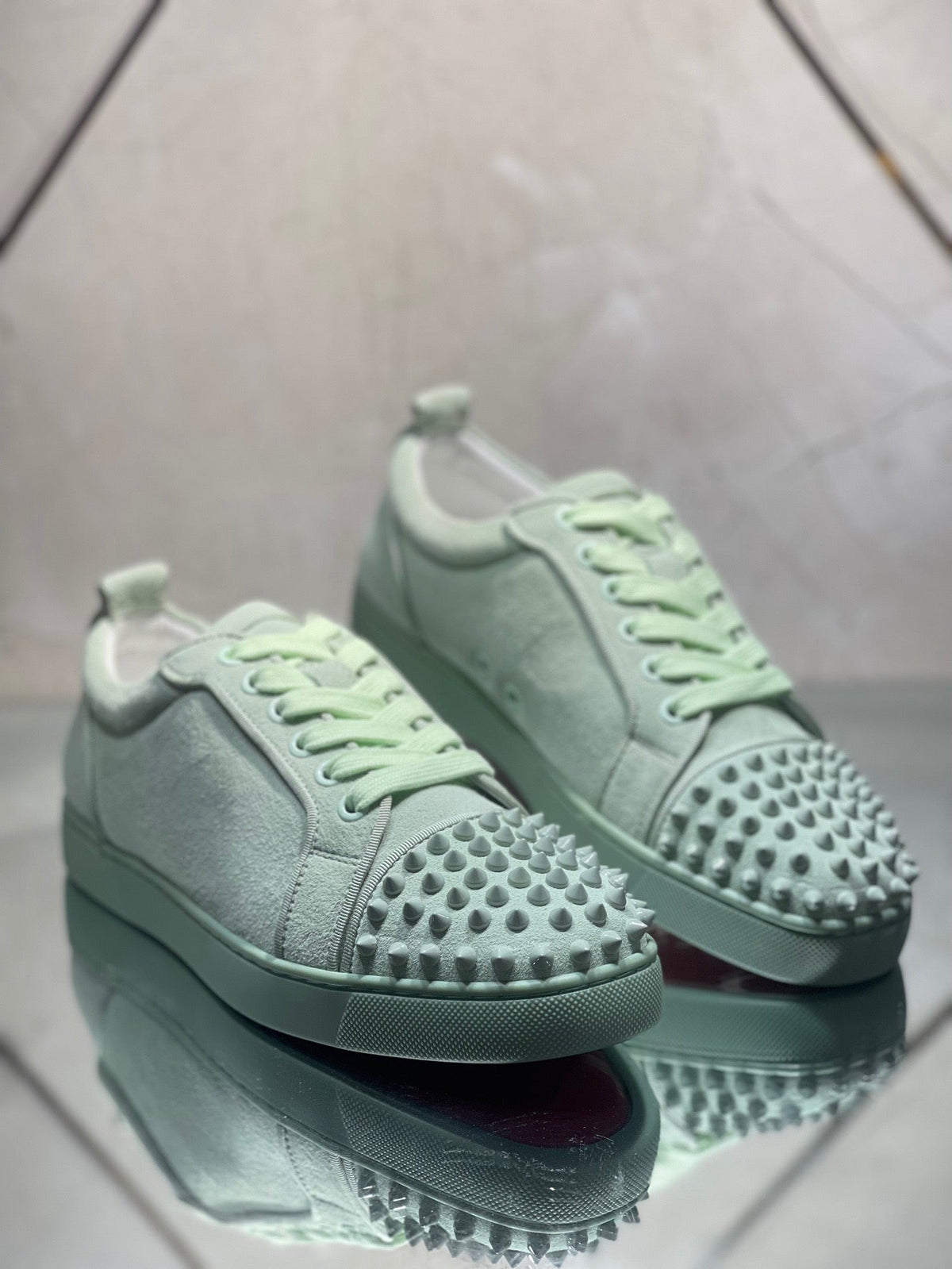 Sneakers & Shoes