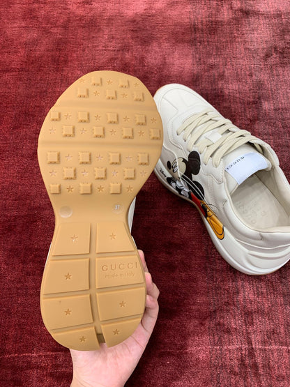 Sneakers & Shoes