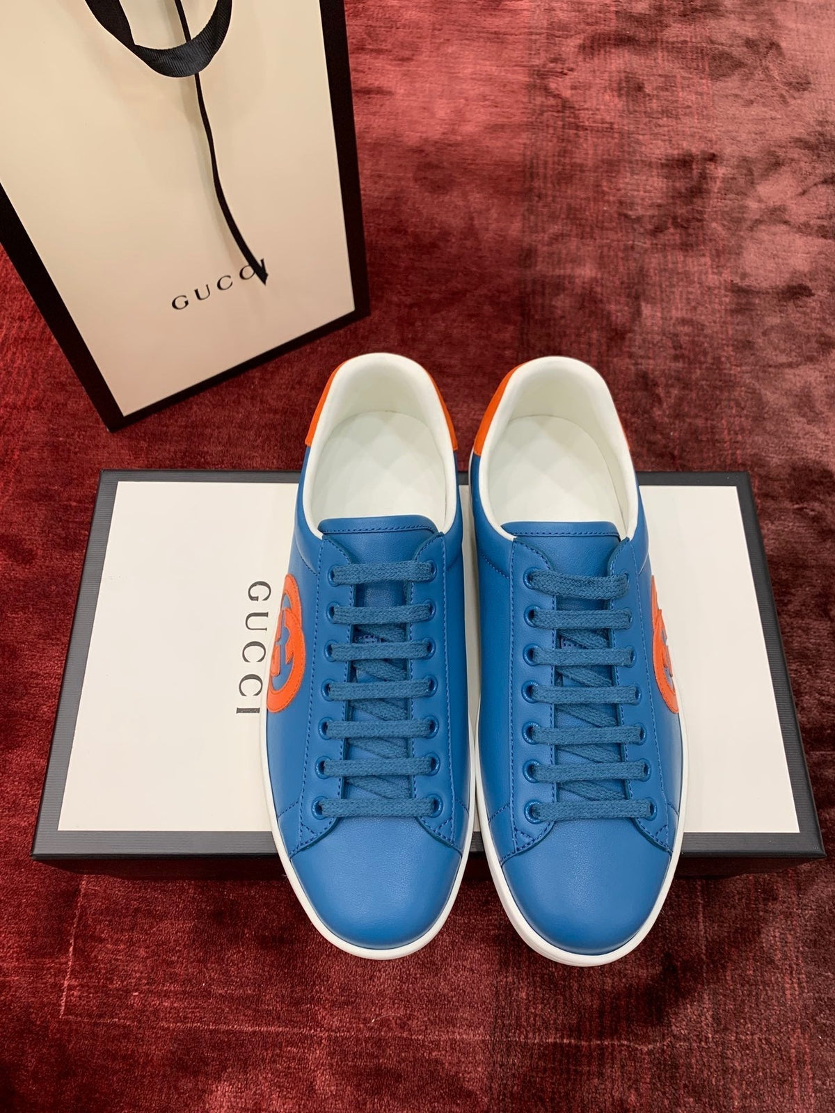 Sneakers & Shoes