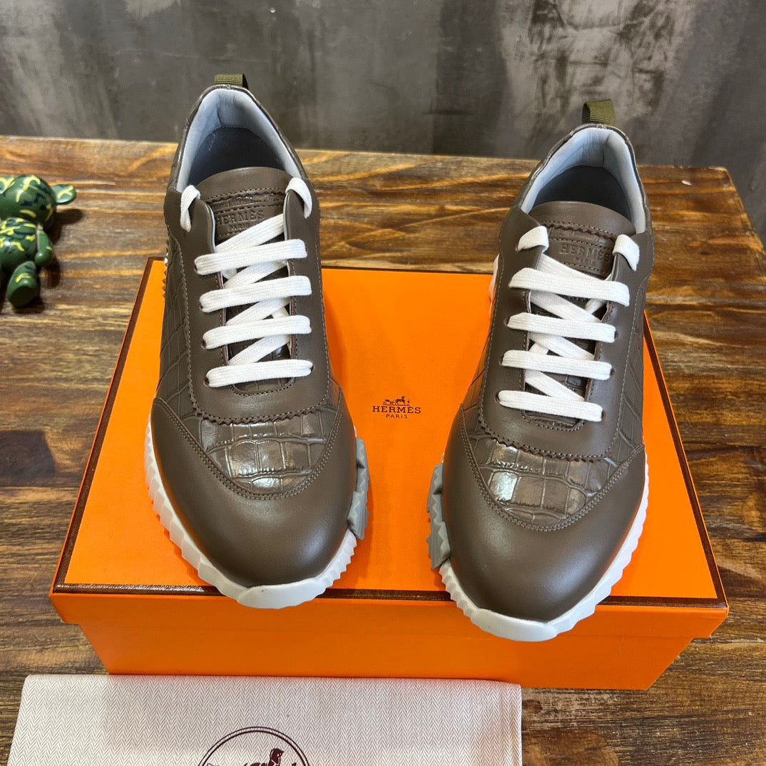 HERM Sneakers