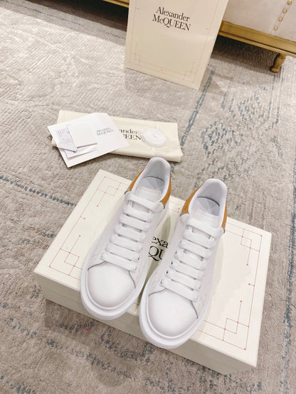 Sneakers & Shoes