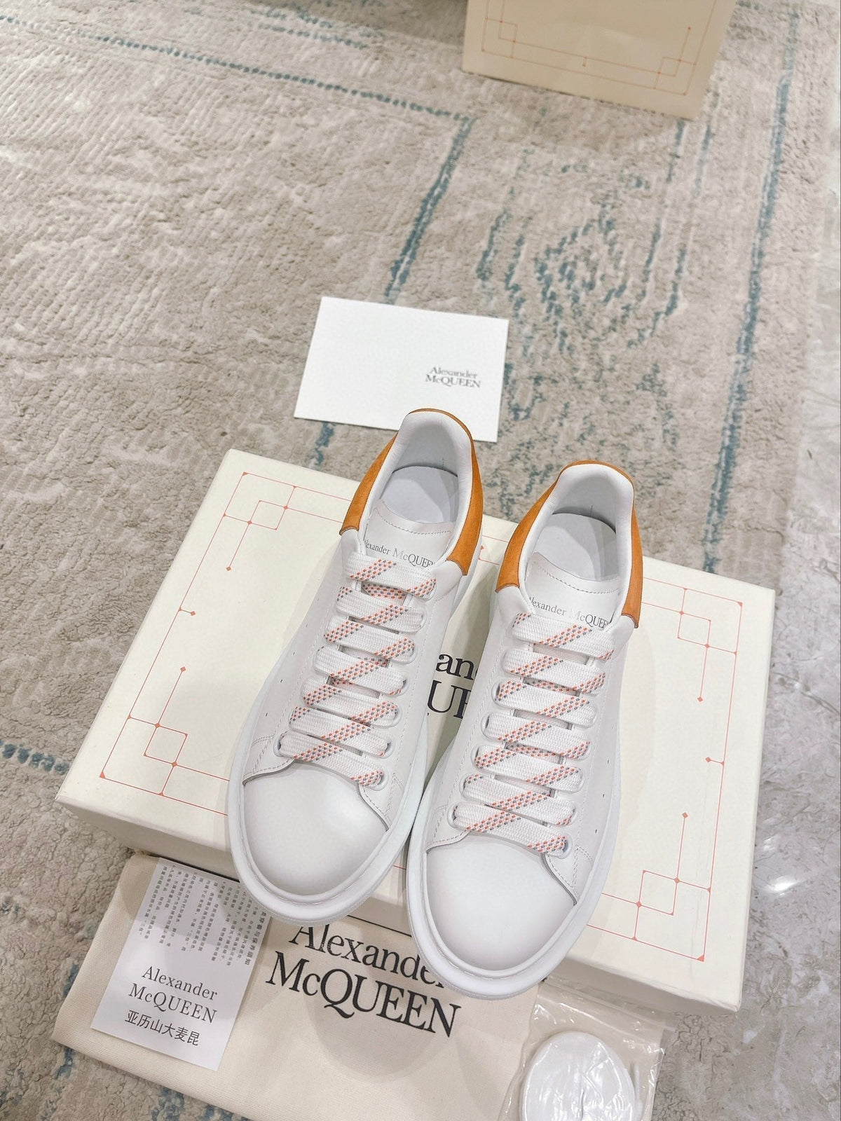 Sneakers & Shoes