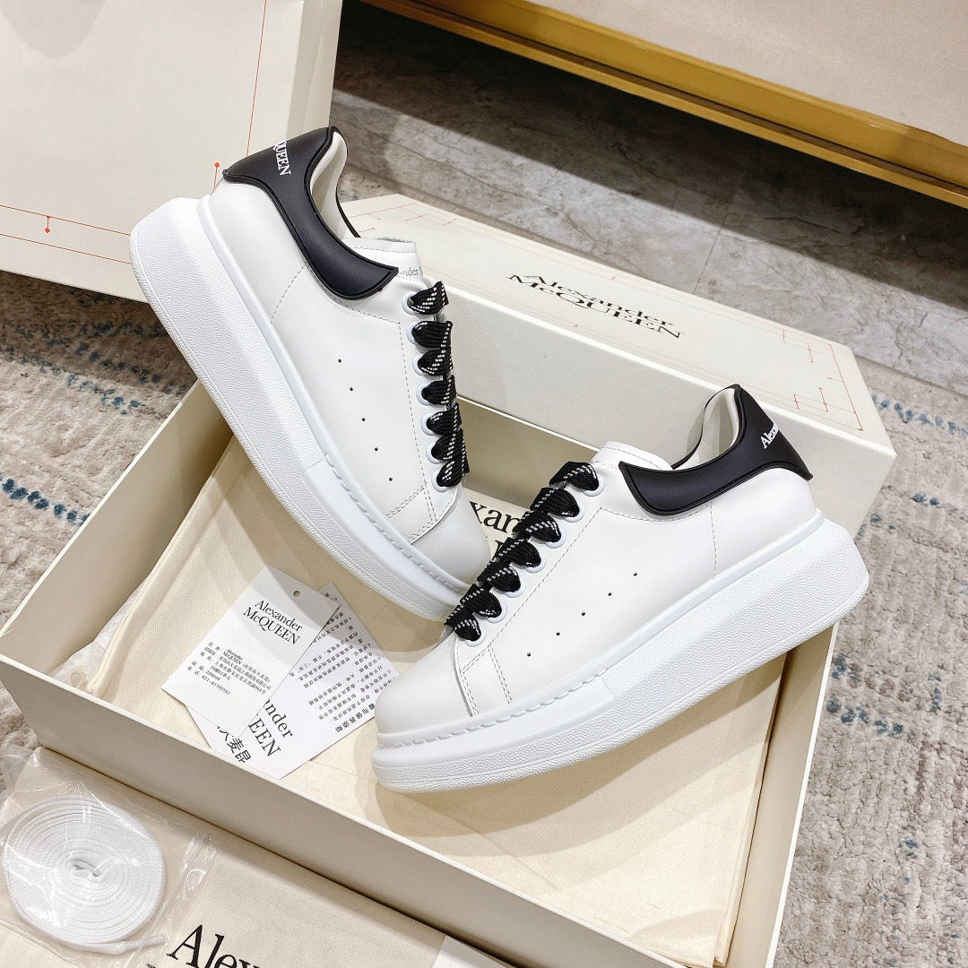 Sneakers & Shoes