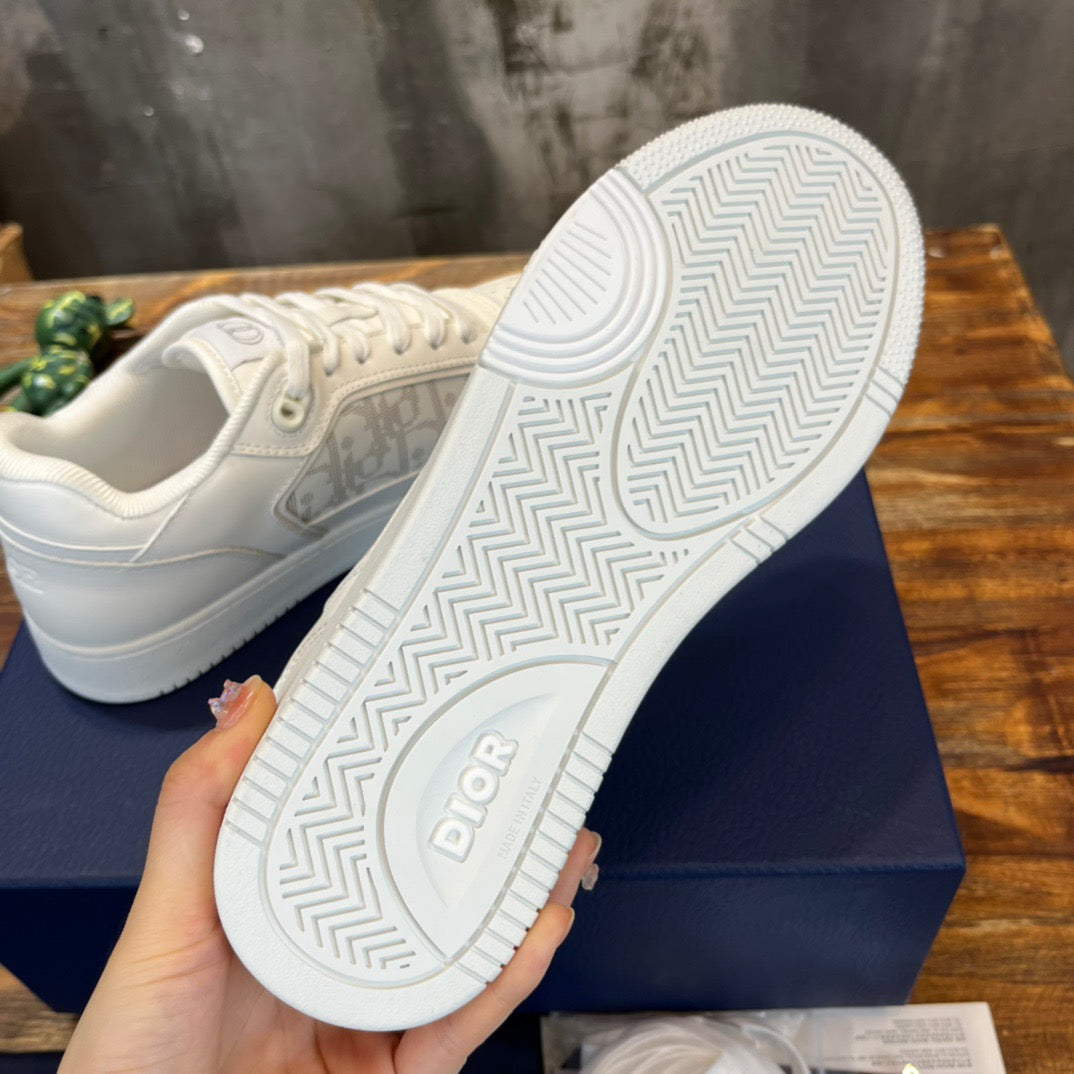 DIO Sneakers