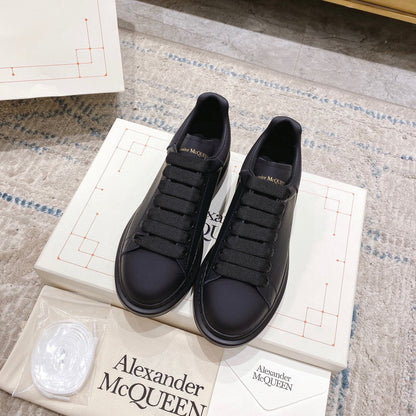 Sneakers & Shoes