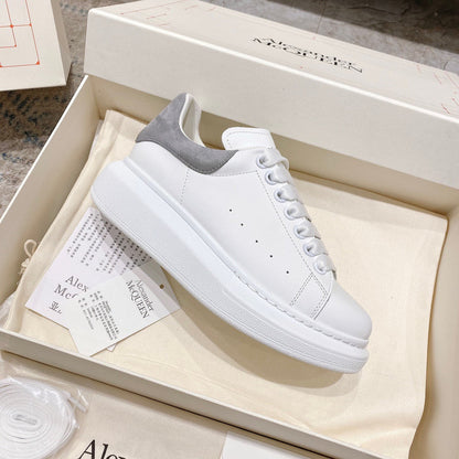 Sneakers & Shoes