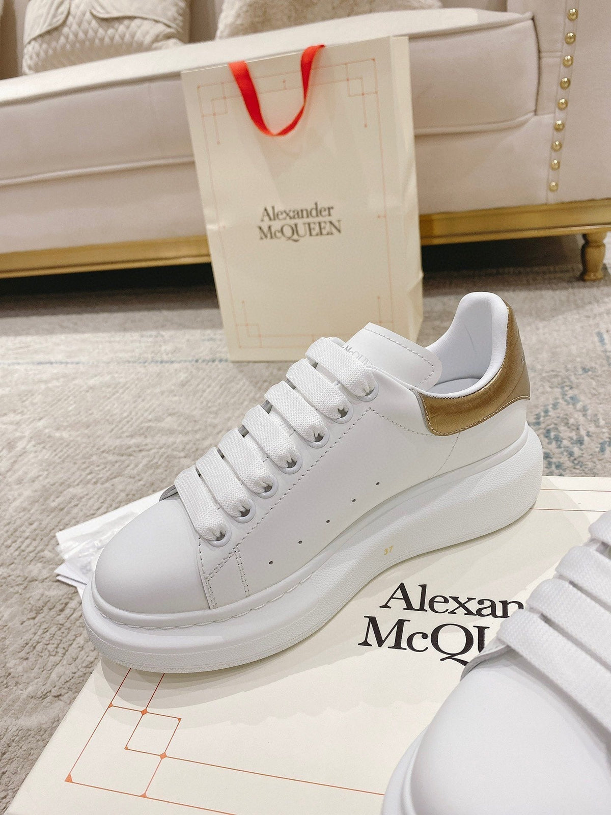 Sneakers & Shoes
