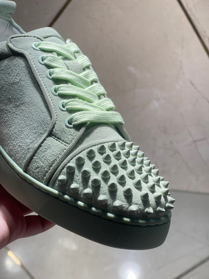 Sneakers & Shoes