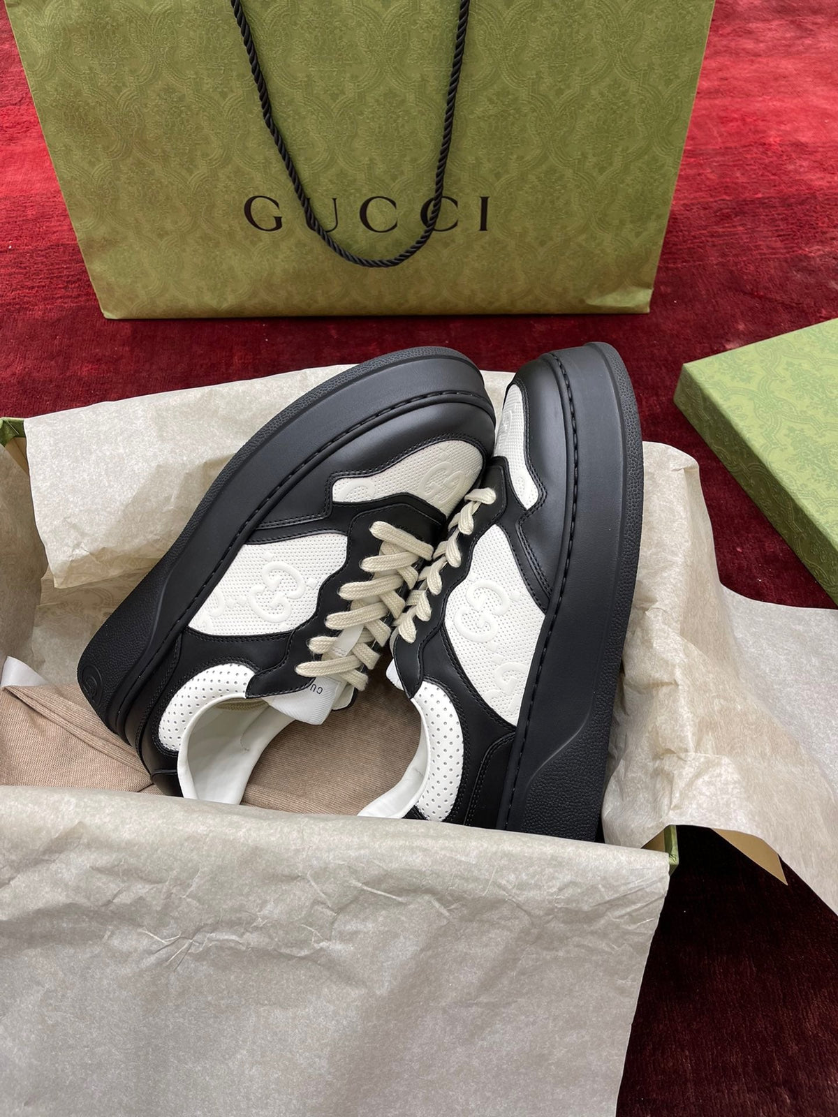 Sneakers & Shoes