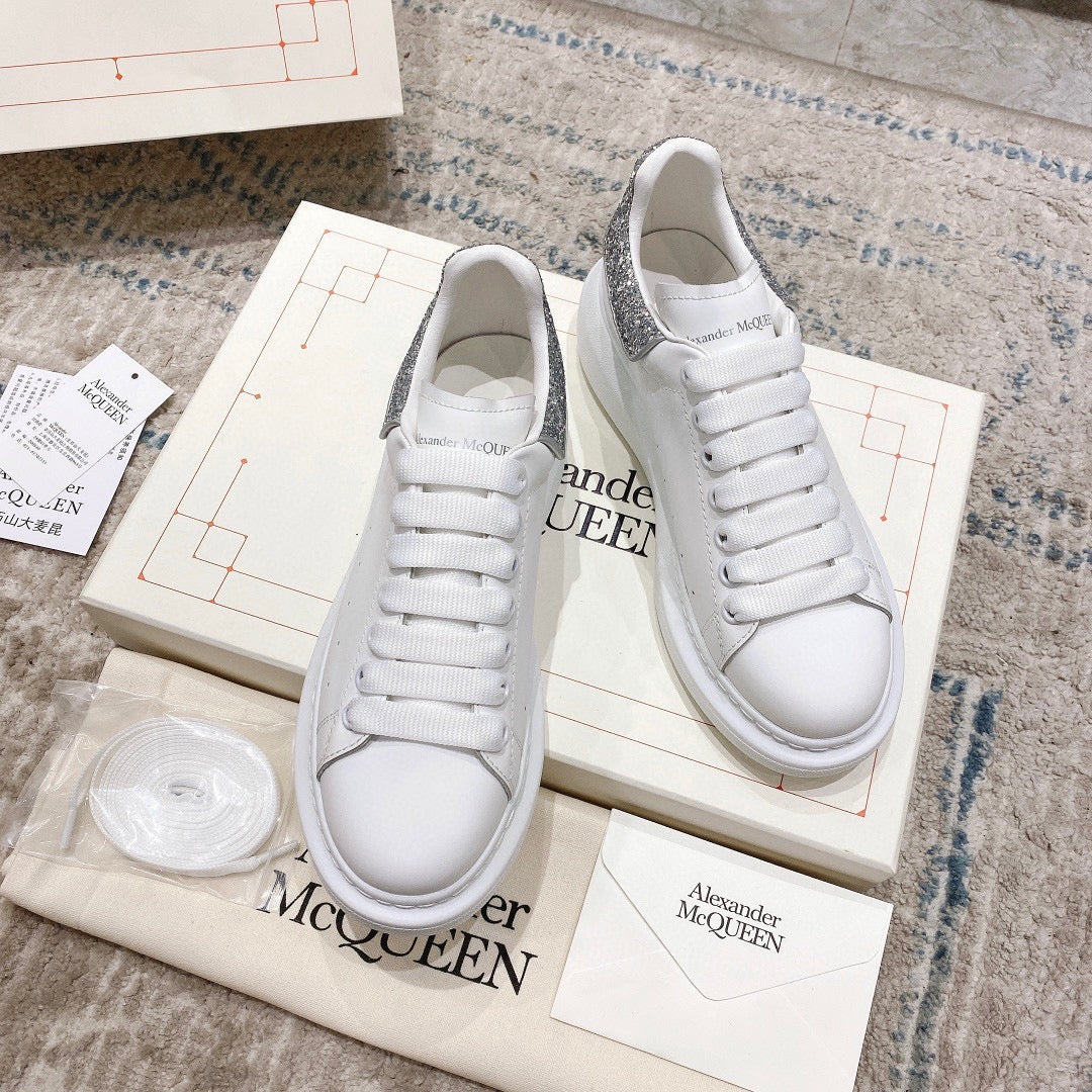 Sneakers & Shoes