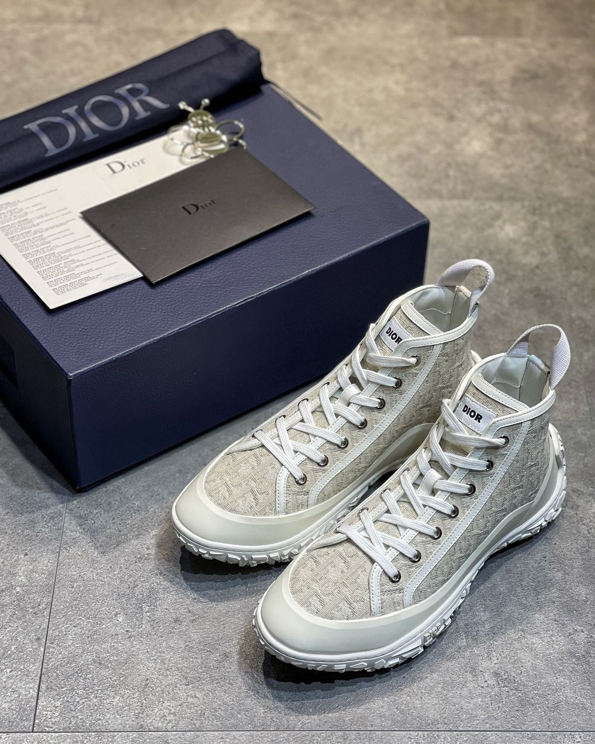 DIO Sneakers