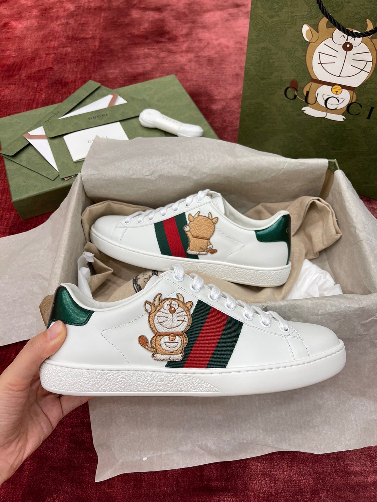 Sneakers & Shoes