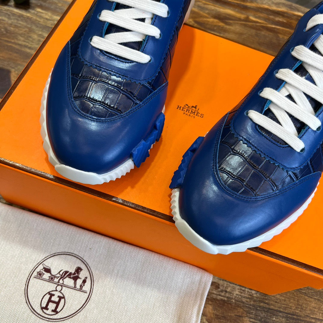 HERM Sneakers