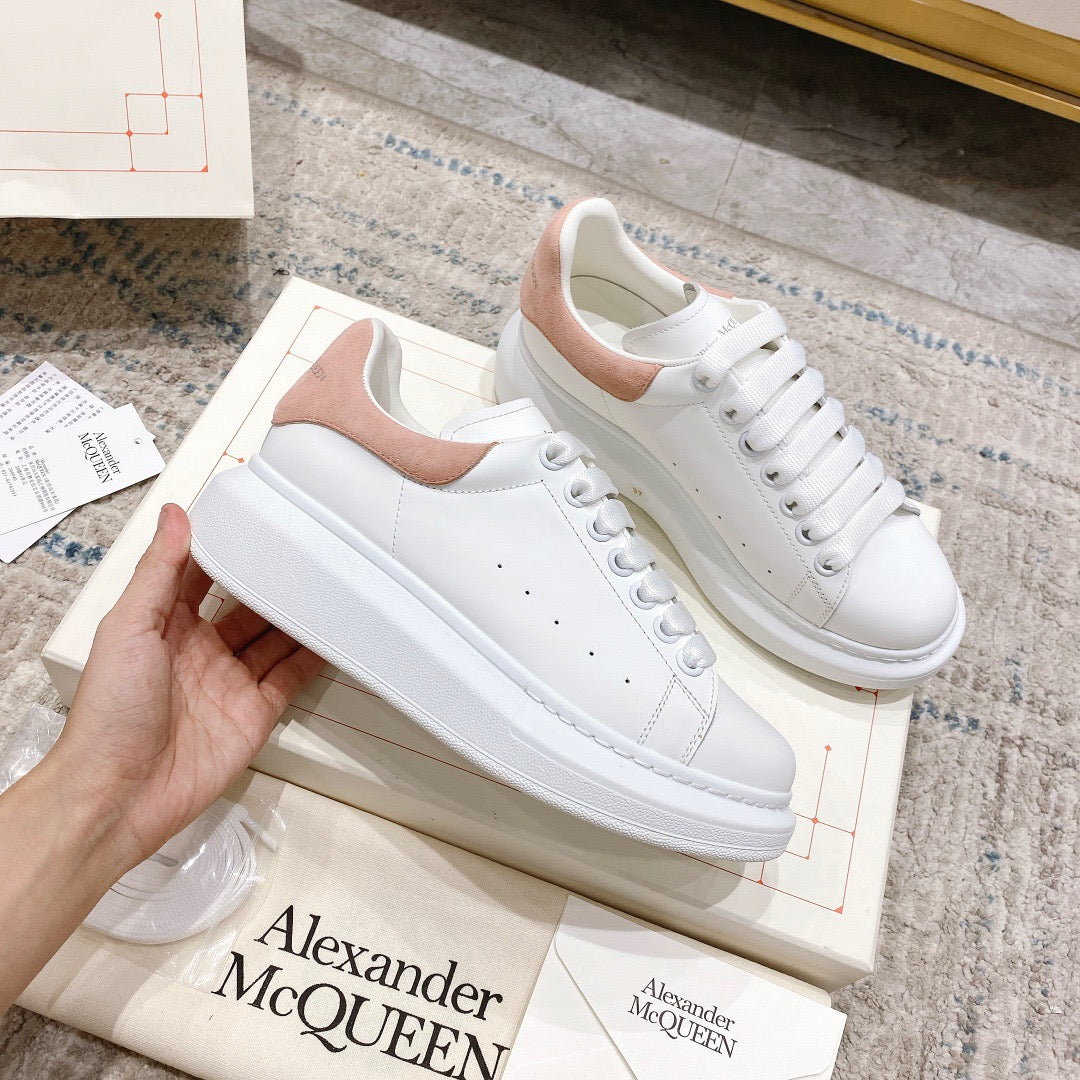 Sneakers & Shoes