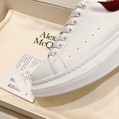 Sneakers & Shoes