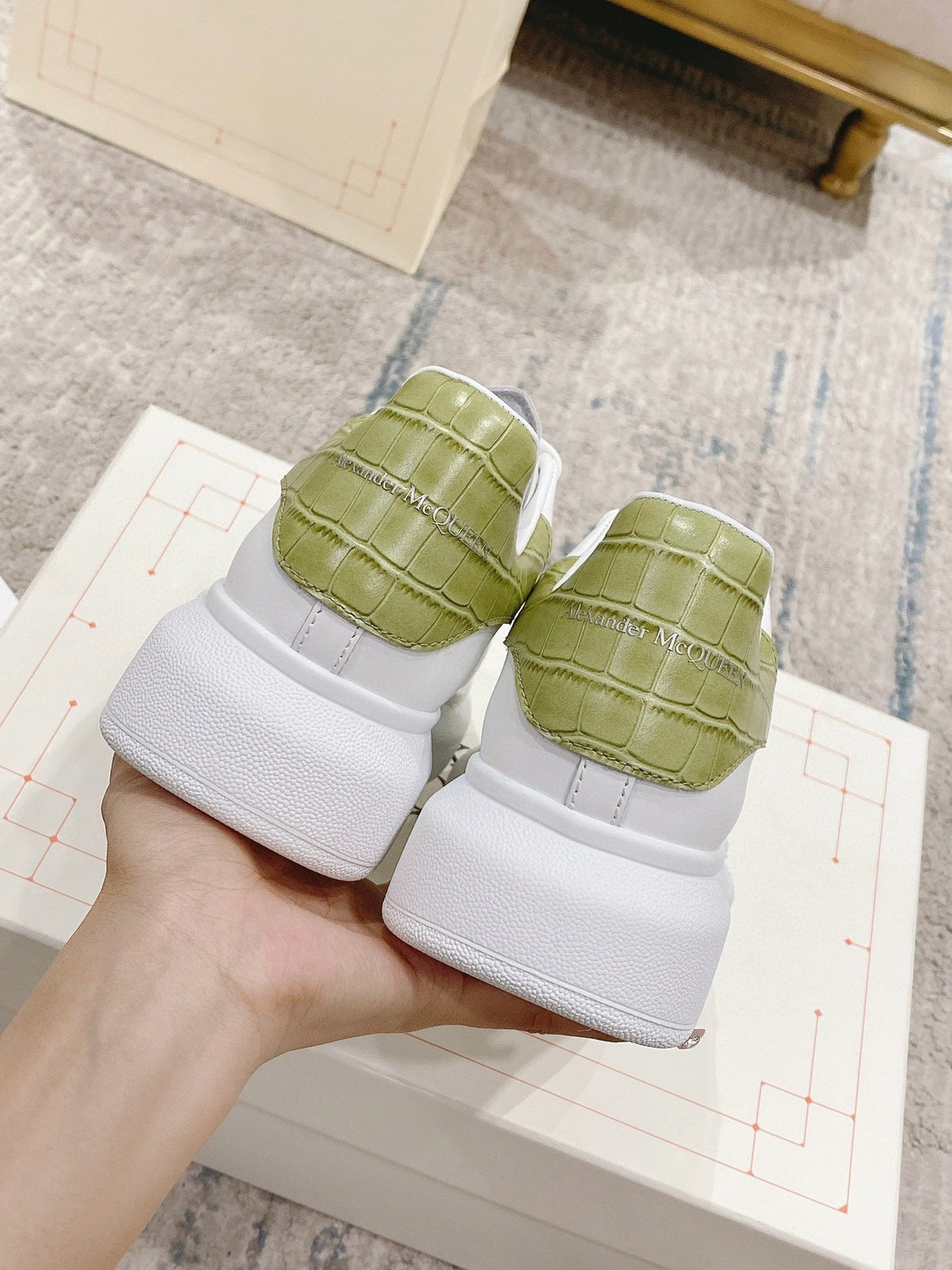 Sneakers & Shoes