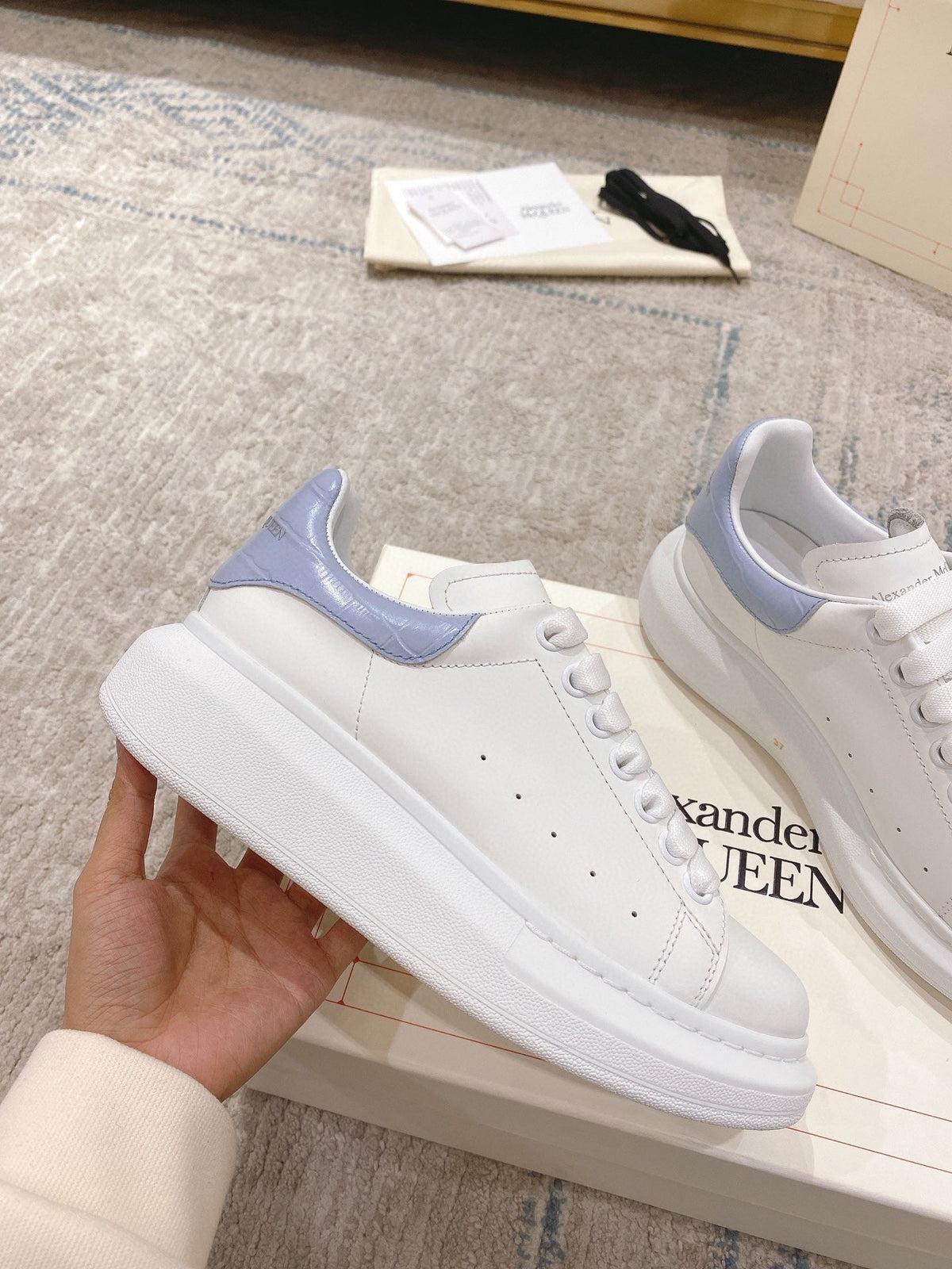 Sneakers & Shoes