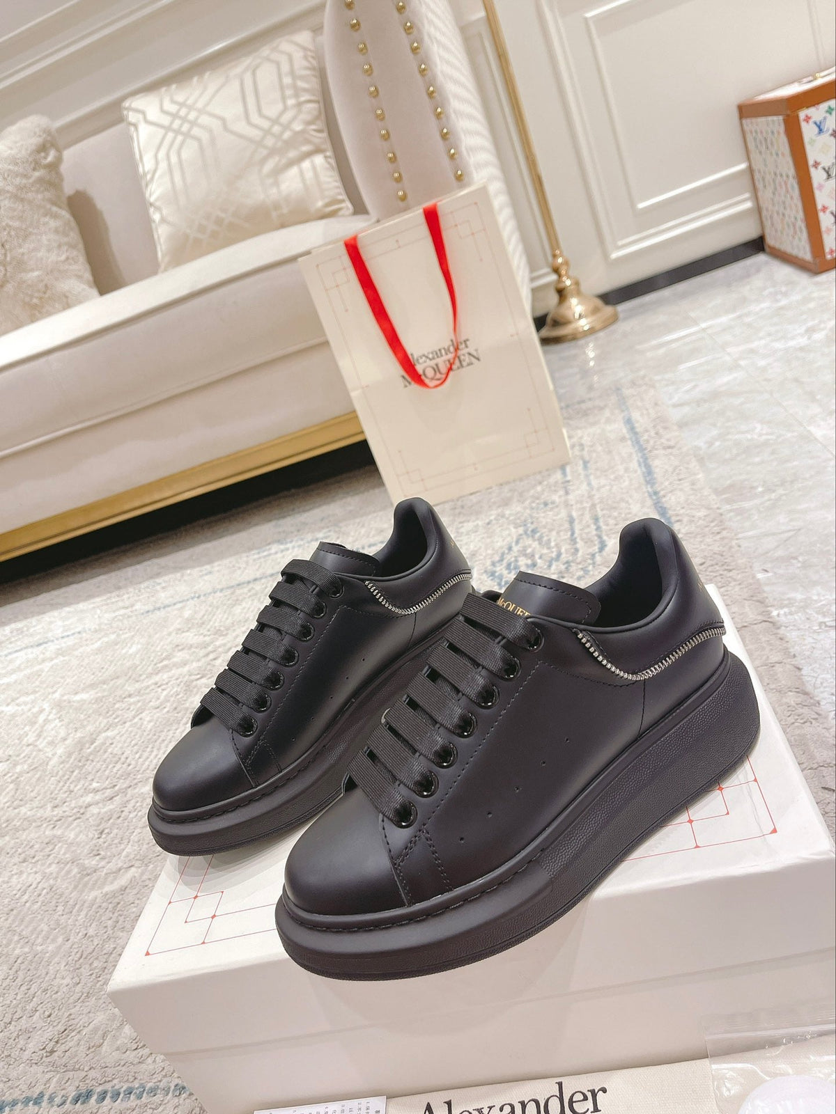 Sneakers & Shoes