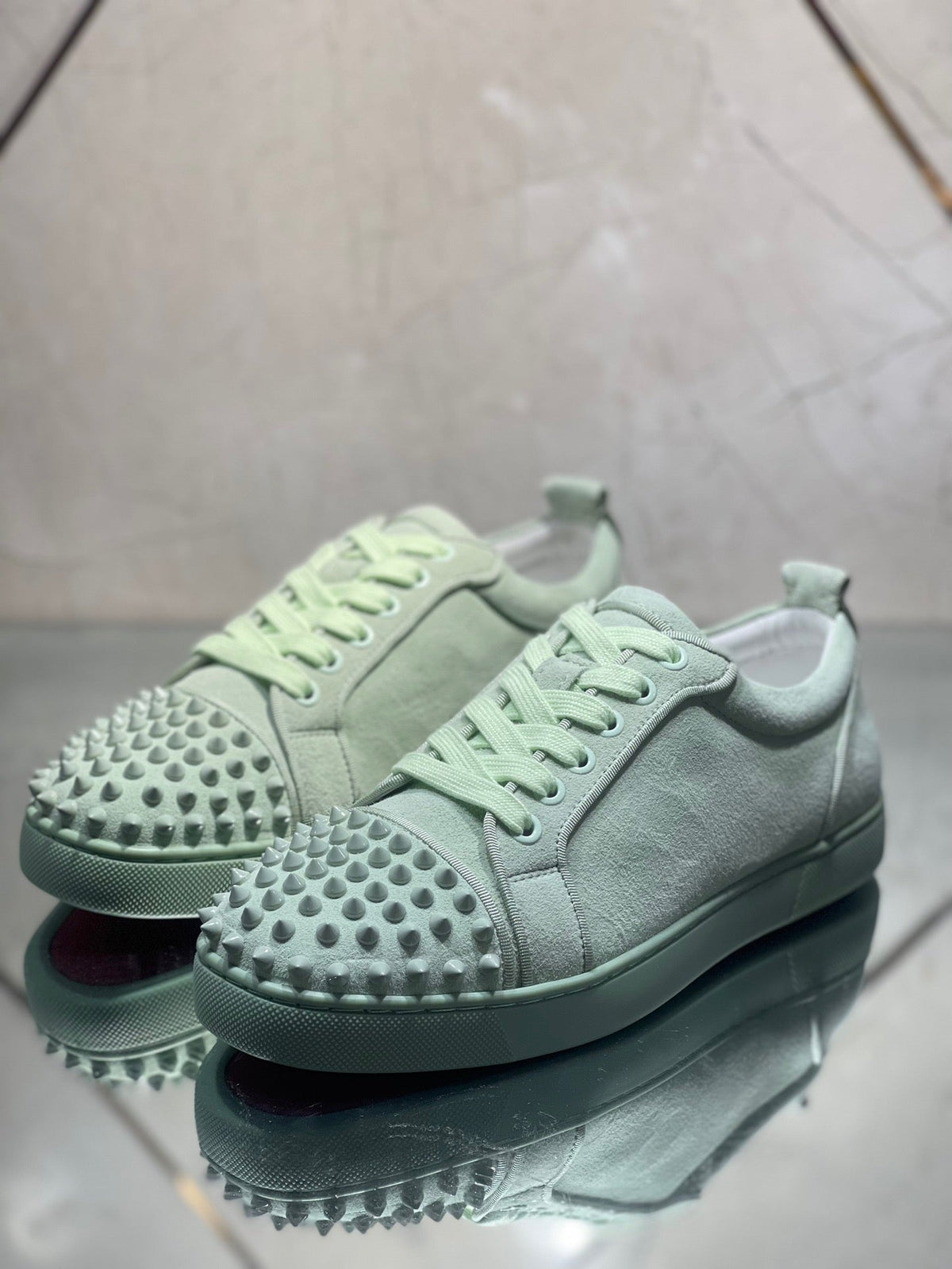 Sneakers & Shoes