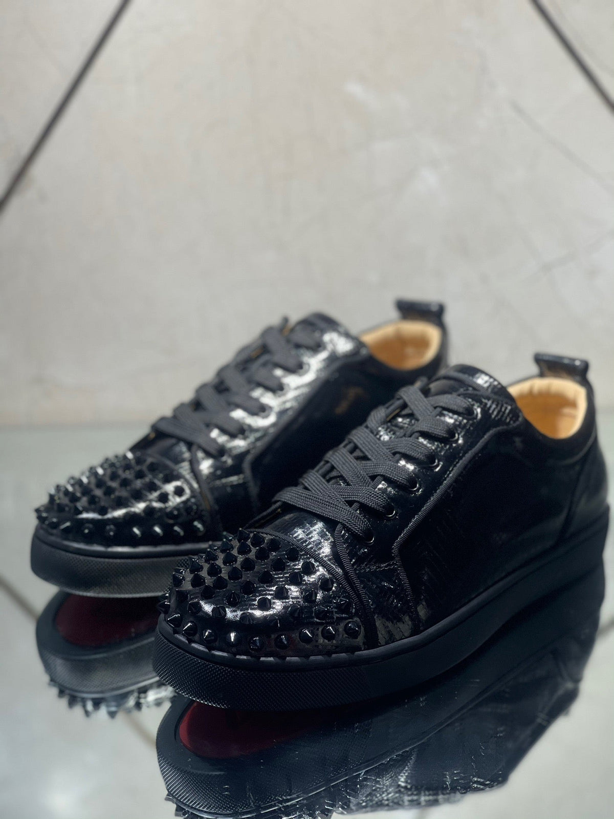 Sneakers & Shoes