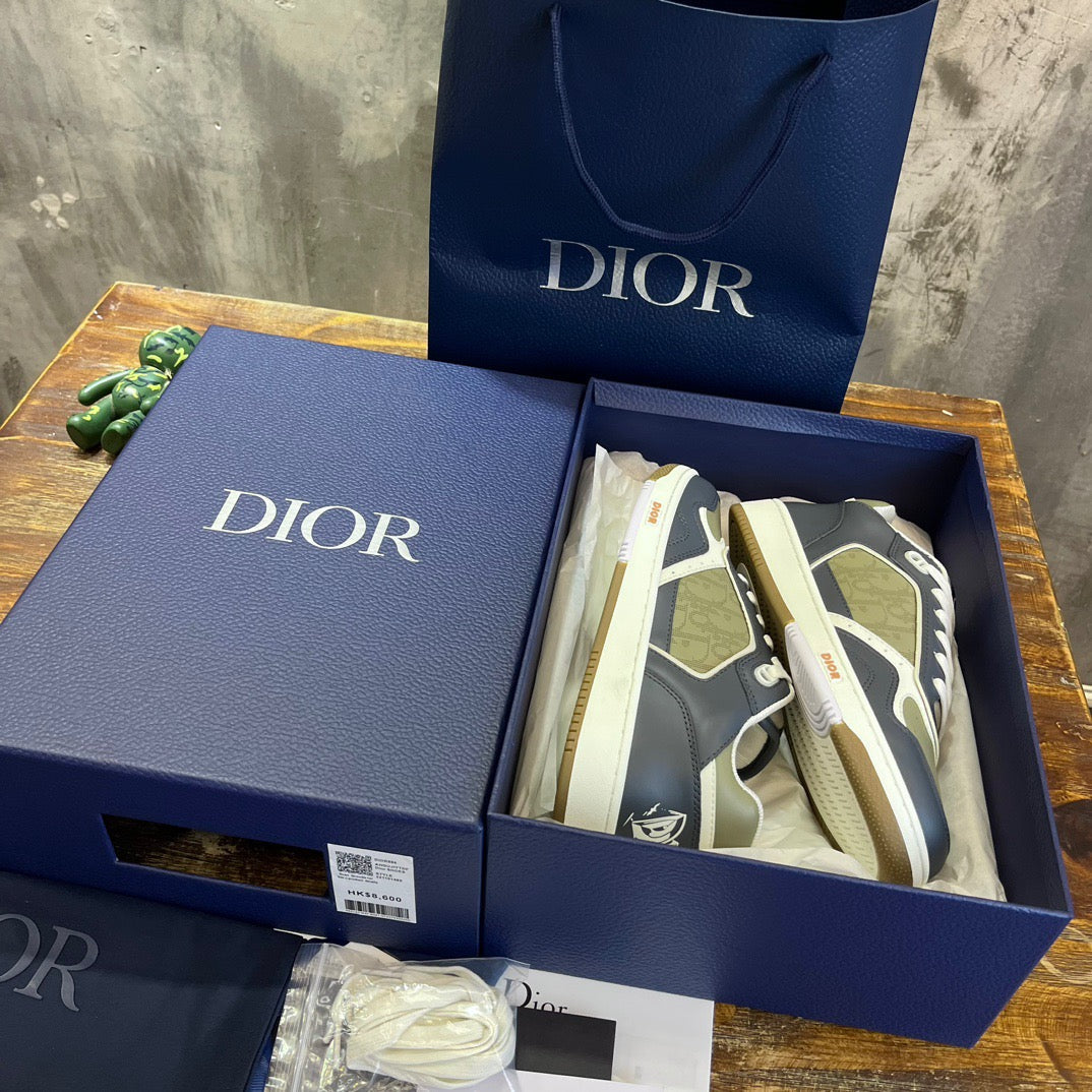 DIO Sneakers