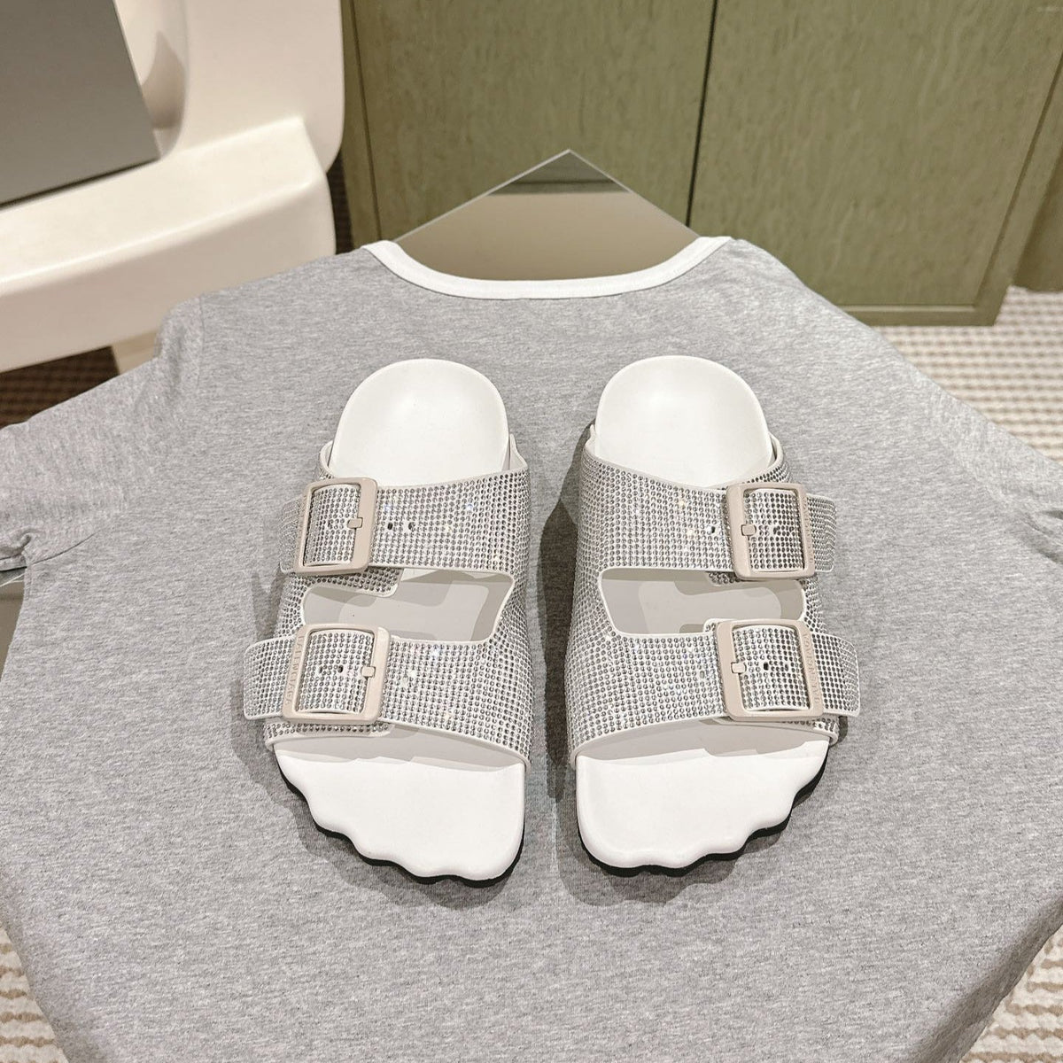 BIRKENSTOCK SLIPPERS ATTACHED RHINESTONES IN WHITE CALFSKIN