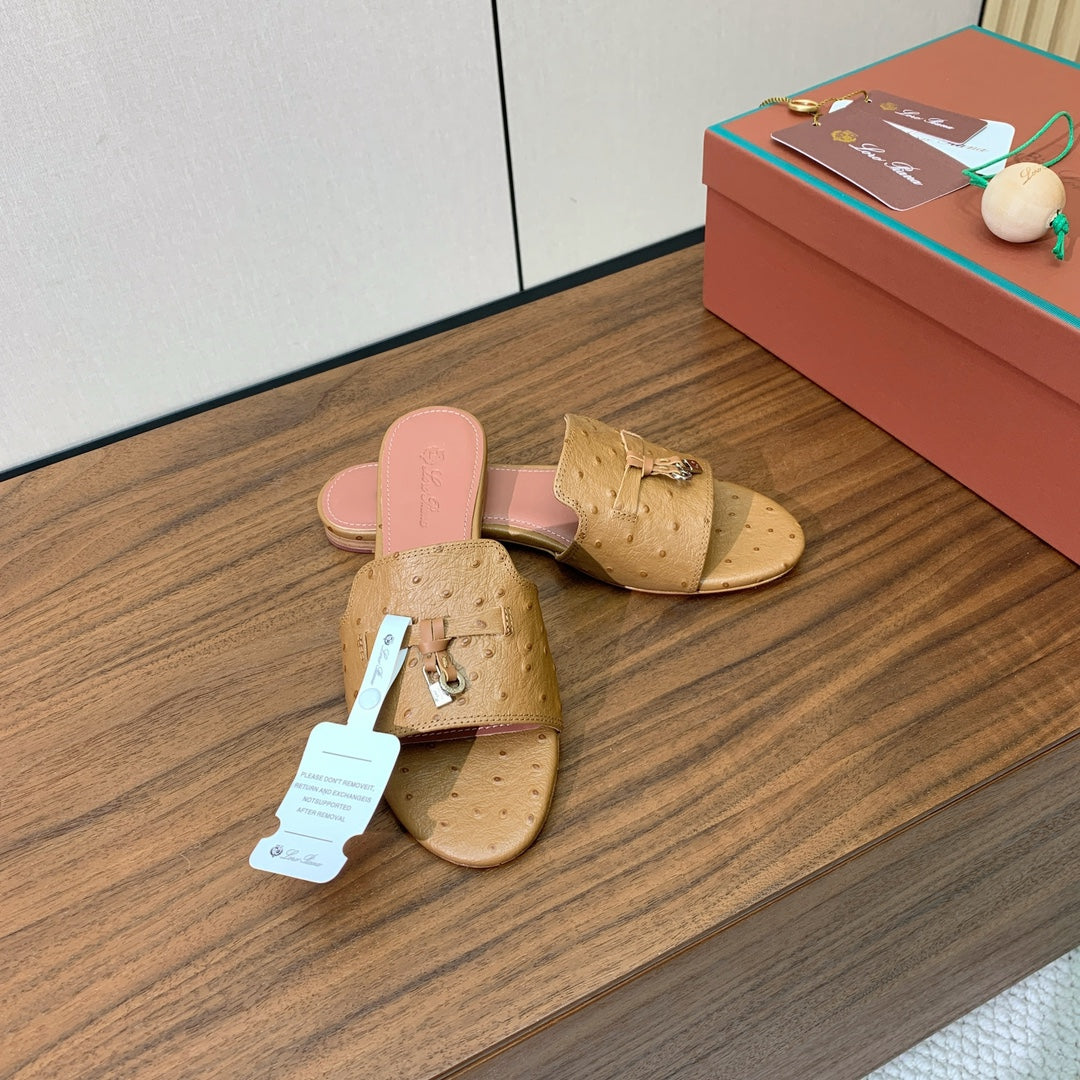 FLAT SLIPPERS IN LIGHT BROWN LAMBSKIN OSTRICH SKIN