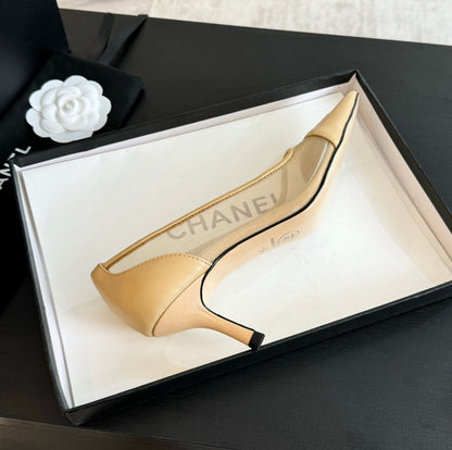 MESH LOGO HEELS IN BEIGE LAMBSKIN