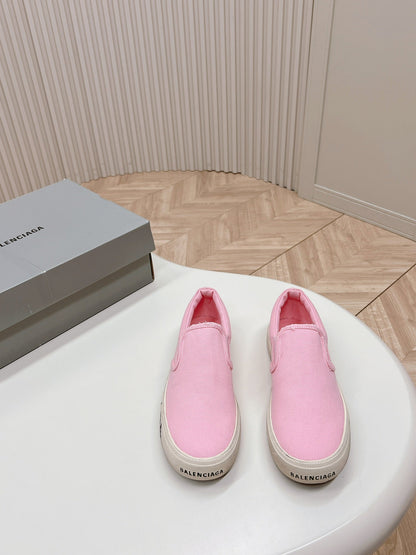 SLIP-ON SNEAKERS GRAFFITI IN PINK CANVAS
