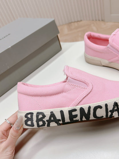 SLIP-ON SNEAKERS GRAFFITI IN PINK CANVAS