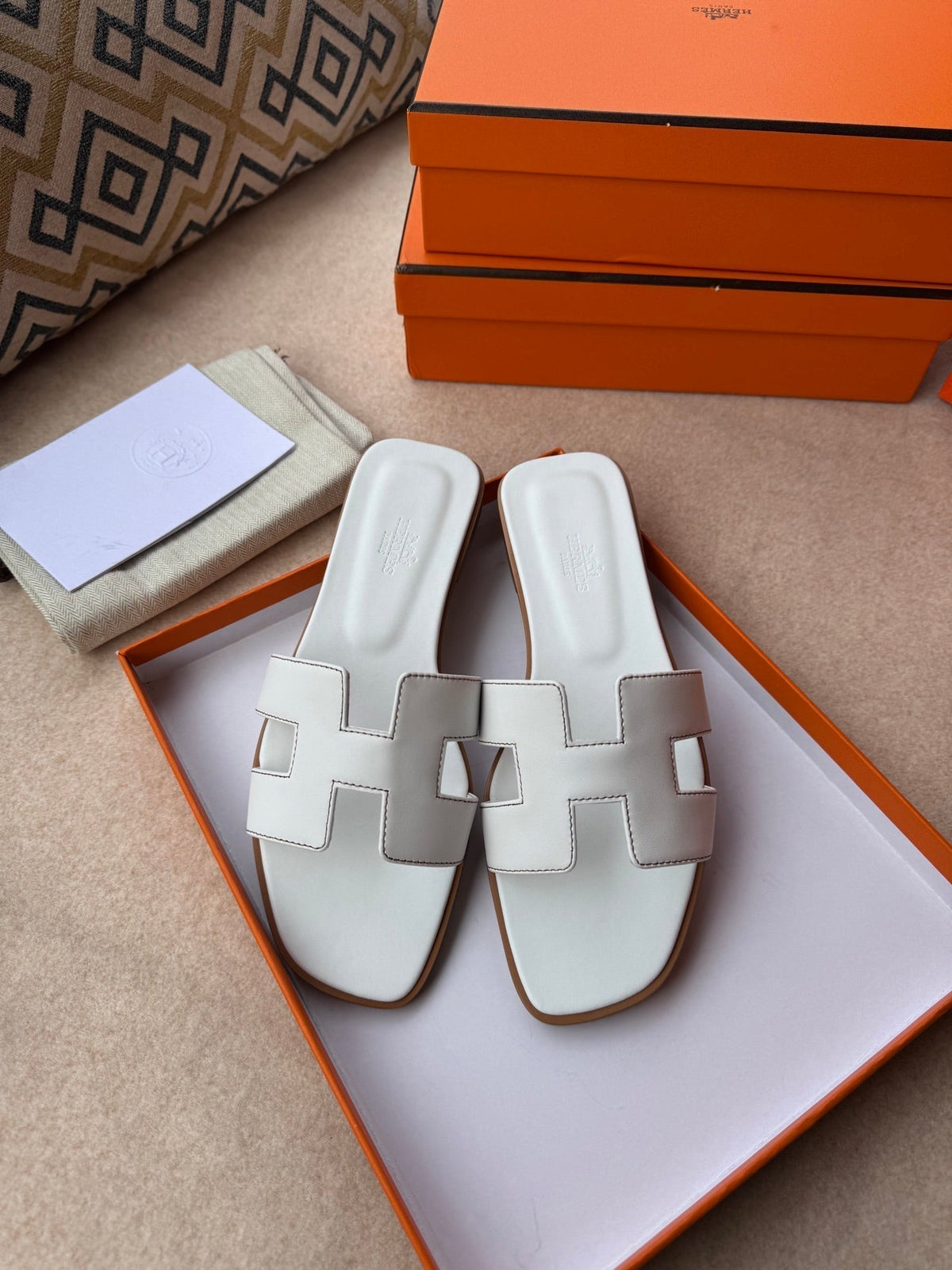 0RAN SANDALS IN WHITE CALFSKIN