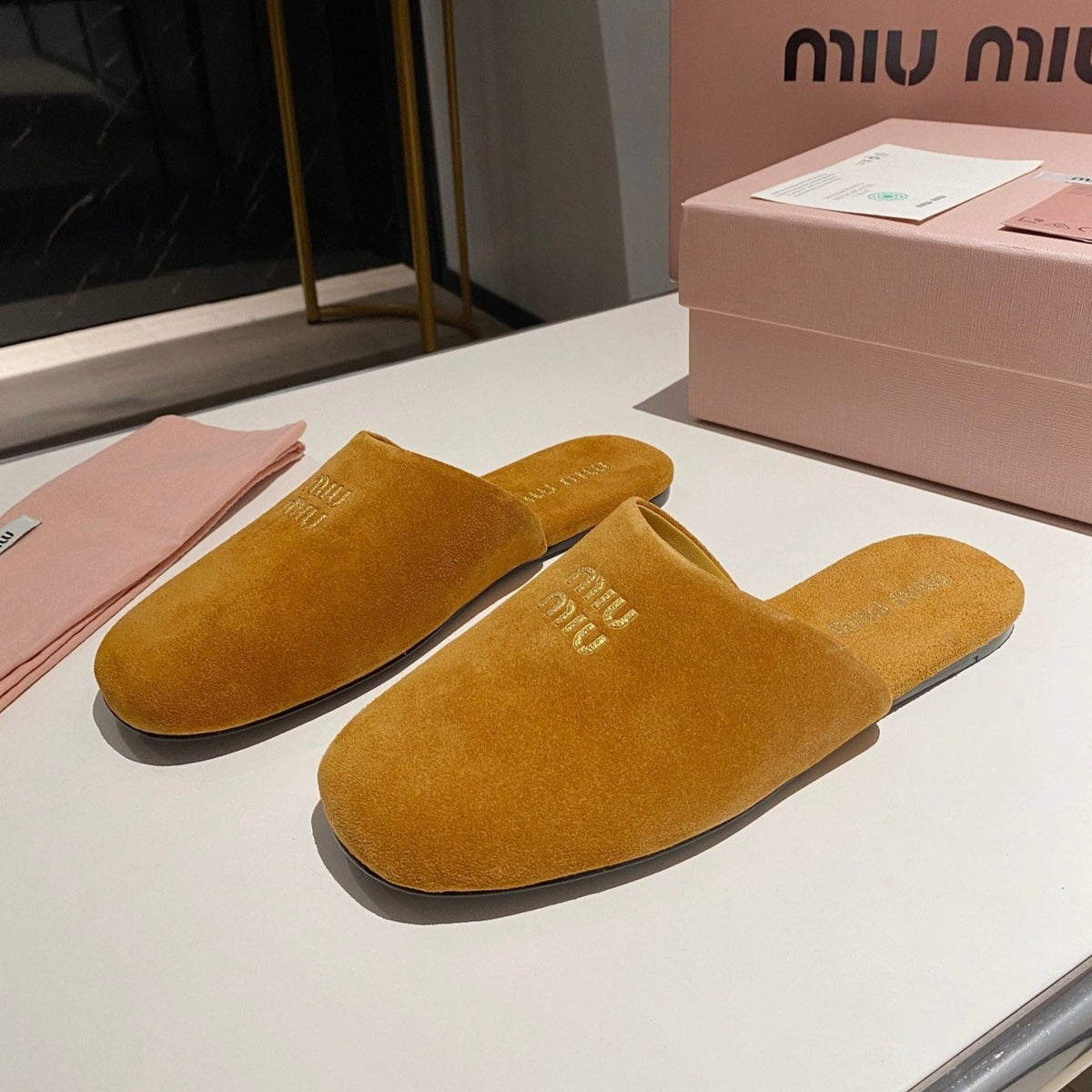 MULES SLIPPERS RETRO AMBER COLOR SUEDE