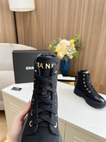 SHORT BOOTS IN BLACK TWEED AND CALFSKIN