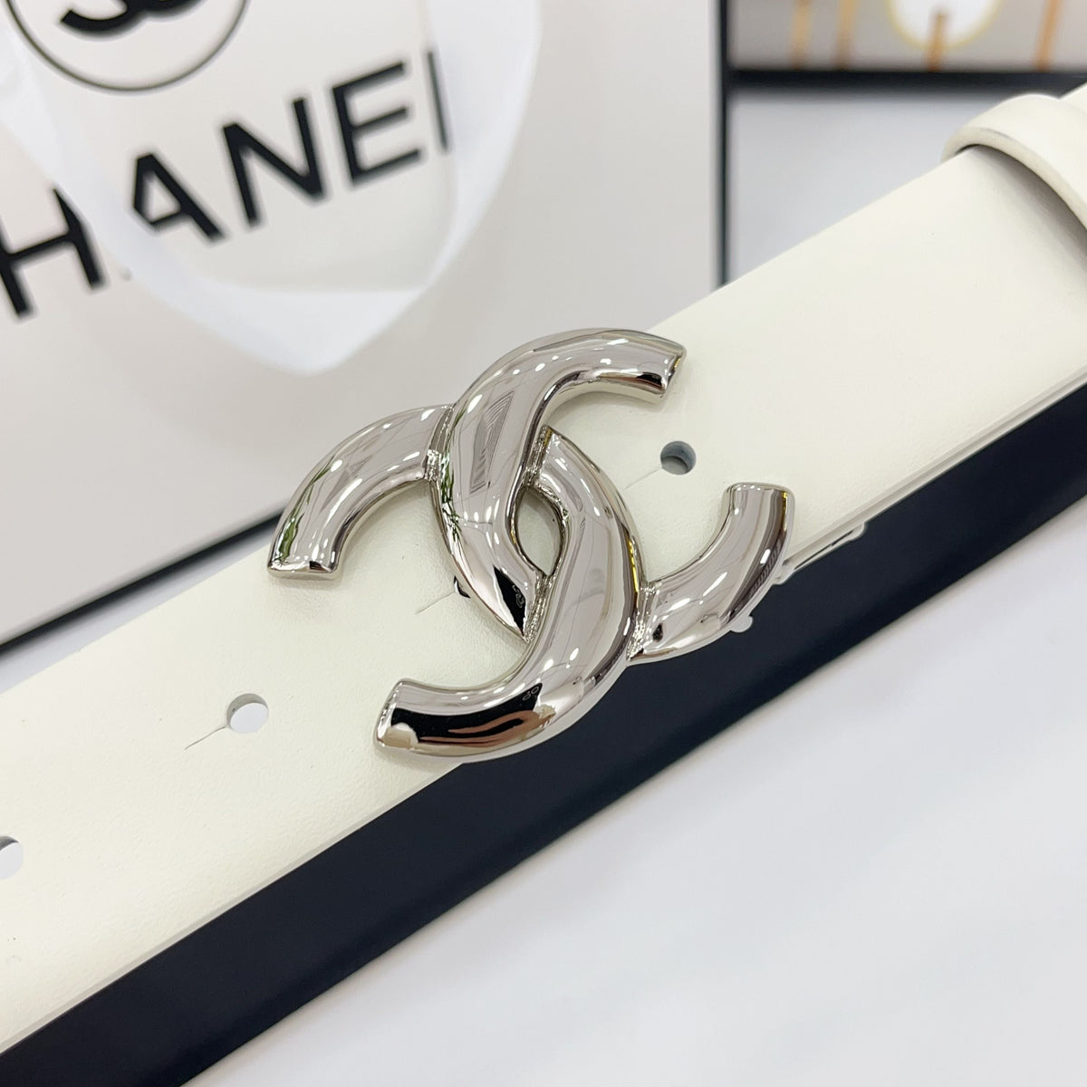 DOUBLE C BELT 30MM IN WHITE CALFSKIN WITH SHINY SILVER BUCKLE