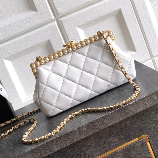 Chanel 2026 Pearl Clutch White Gold Lambskin 321881