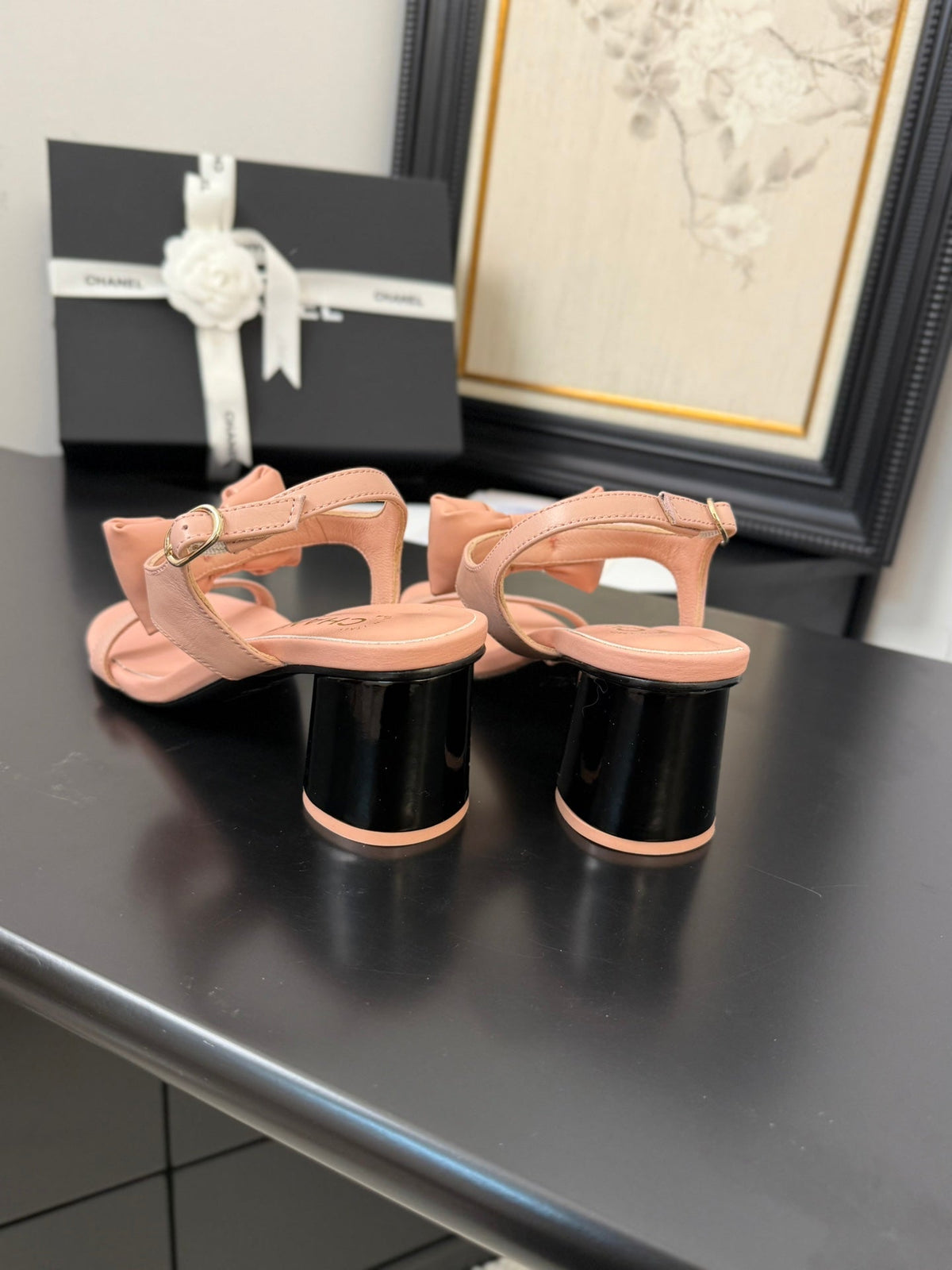 MID HEEL SANDALS IN PEACHY PINK CALFSKIN WITH BOW