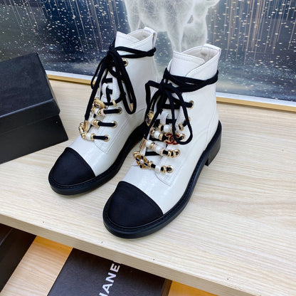 CC COMBAT BOOTS IN WHITE WRINKLED CALFSKIN AND BLACK GROSGRAIN WITH FAUX PEARL