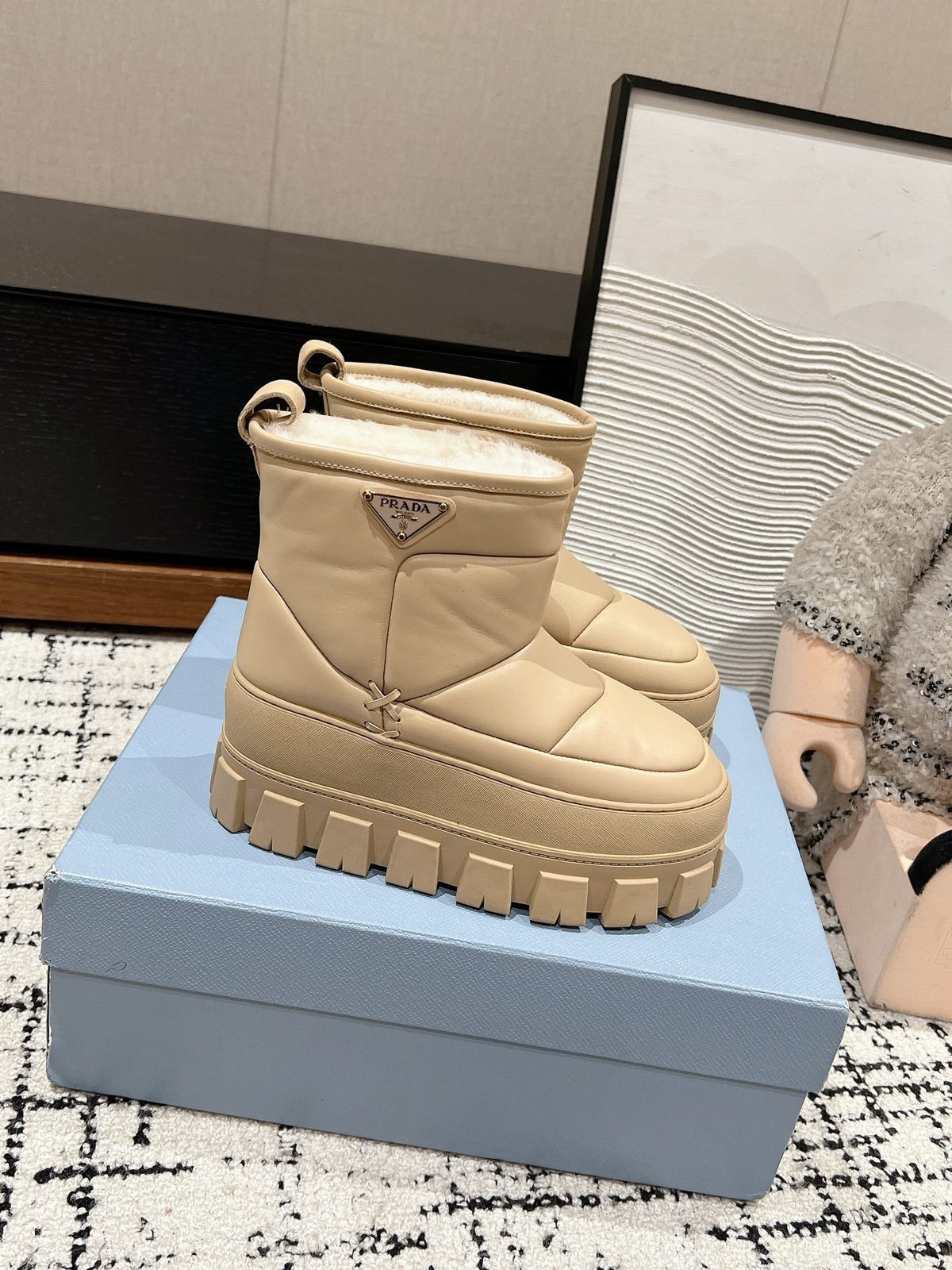 MONOLITH ANKLE BOOTS IN BUFF BEIGE CALFSKIN AND LAMB FUR LINING