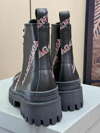 CHUNKY BOOTS IN BLACK SMOOTH CALFSKIN RED LOGO PRINT