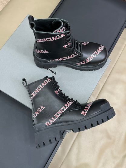 CHUNKY BOOTS IN BLACK SMOOTH CALFSKIN RED LOGO PRINT