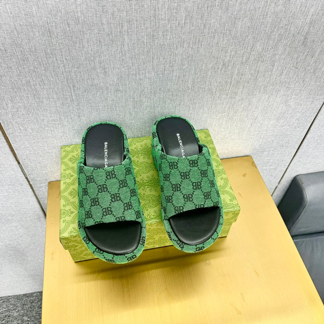WEDGE SANDALS IN GREEN MONOGRAM JACQUARD FABRIC