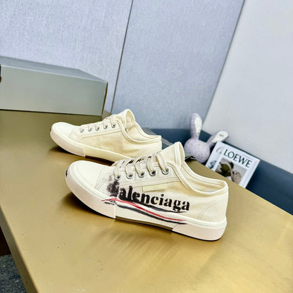 SNEAKERS IN WHITE CANVAS GRAFFITI LOGO