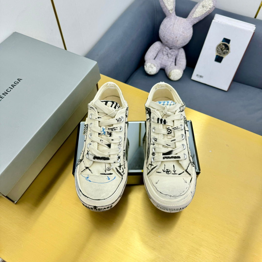 SKETCH SNEAKERS IN BEIGE CANVAS