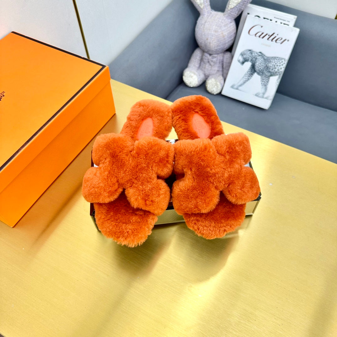 0RAN SHEARLING SANDALS SALAMANDER ORANGE